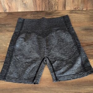 Gymshark Charcoal Bike Shorts L            M617